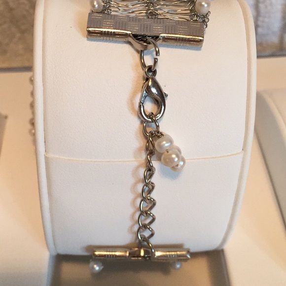 Le Bon Marché pearl & silver métal flower bracelet - Picture 3 of 8